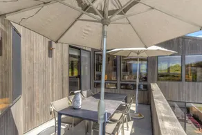 Ocean Retreat - Image 4