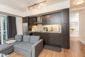 Applewood Suites - CN Tower & Convention Centre - Image 2