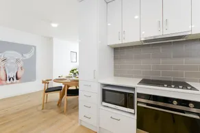 BOUTIQUE STAYS - Hampton Lookout - Image 5