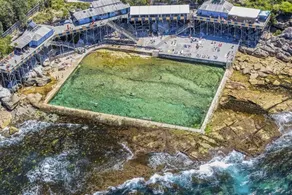 Coogee Beach With AC Close To Beach And City - Image 2