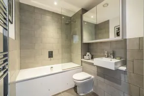 Contemporary 2BD Flat With Balcony - Hackney Downs - Image 5