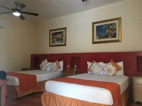 Hotel Plaza Los Arcos - Image 5