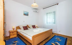 Awesome Home in Klenovica With Wifi and 3 Bedrooms - Image 5