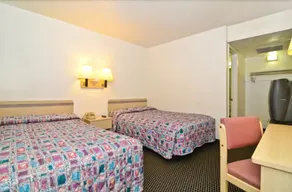 Budget Inn - Image 4