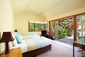 Stonewall Cottage and Studio - Image 3