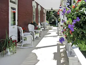 Lovelace Manor Bed & Breakfast - Image 3