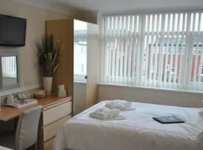 Surrey House Hotel - Image 2