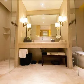 Huaihua Peninsula International Hotel - Image 4