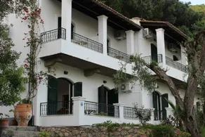 Natasa & Spyros Villa Apartments - Image 4
