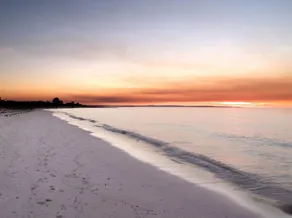 Beach Retreat - Image 4