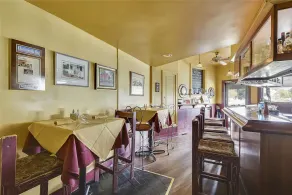 Oxford Inn - Image 4