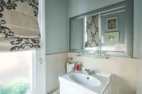 The Henry Guest House - Image 2