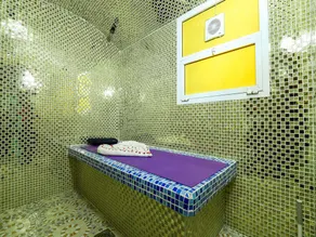 SHH Hotel by OYO Rooms - Image 3