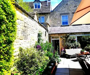 Troy House - Image 5