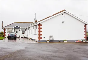Reades Country House - Image 5