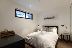 ZACH, 1BDR St.Kilda Apartment - Image 4