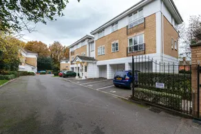 Roomspace Apartments -Sabin Gates - Image 3