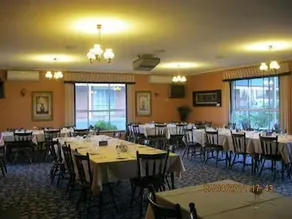 Cardigan Lodge Motel - Image 4
