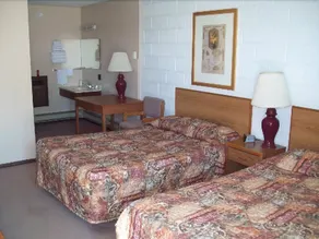 Chateau Motel - Image 2