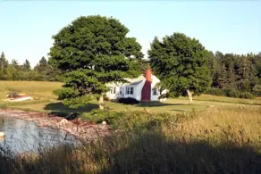 Point Field Cottage Home - Image 2