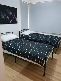 CAMPBELLTOWN HOLIDAY HOME 3 BED + FREE PARKING NCA039 - Image 5