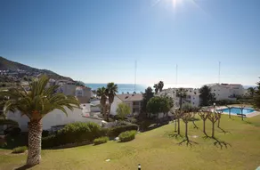 Family pool & beach - Image 3