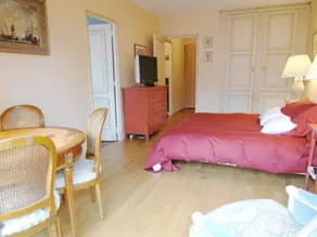 Apartment With one Bedroom in Paris, With Furnished Garden and Wifi - Image 3