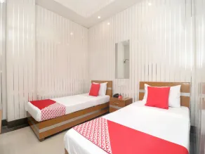 Hotel Mohan by OYO Rooms - Image 2