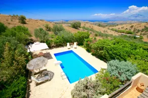 Elaia Villa by LeaderStay - Image 4