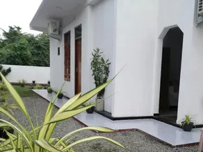 A To Zee Airport Villa - Image 4