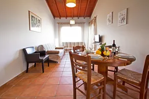G&E Beach Apartments - Image 2