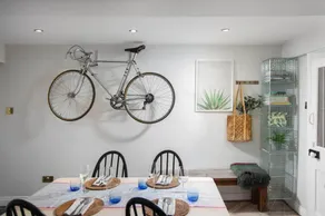 The Courtyard Apartment - Image 2