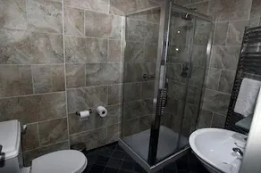 Ty Dre Town House - Image 2