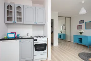 Turquoise Studio Zelazna - Image 3