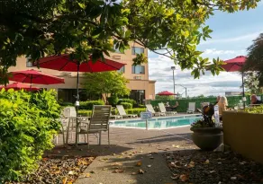 Monarch Hotel & Conference Center - Image 3
