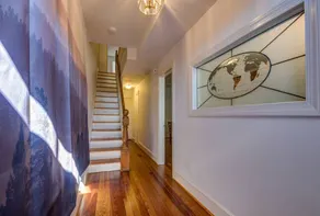 3BR Colonial House w/Parking by CozySuites - Image 3