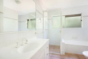 Amazing Waterfront Views Sunshine Coast H330 - Image 5