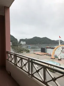 Cat Ba Central Point Hotel - Image 4