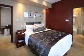 Ramada Plaza by Wyndham Shanghai Caohejing - Image 4