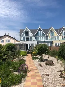 Beautiful 4-bed House in Walton on the Naze - Image 4