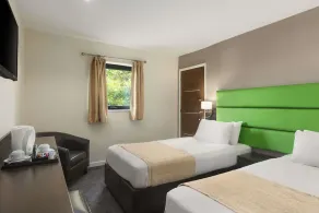 Ramada by Wyndham Oldbury Birmingham - Image 4