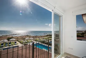 Celebrity Villa Oliver P 14 - Image 3