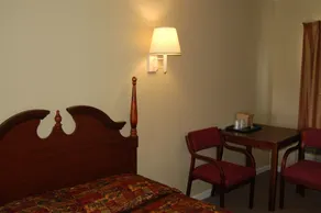 University Inn - Image 4