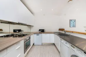 3-bed Mews House, Battersea - Image 3