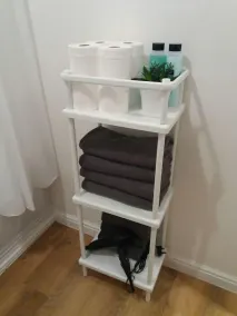 Bright & Modern 2BR Apartment Parking - Image 5
