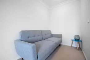 Captivating Large 4br@narre Warren - Image 3