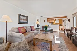 Sunset Vista - Spectacular Mountain Views, Light-Filled Family Home - Image 3