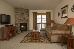 Cascade Village One Bedroom Condo by RedAwning - Image 4
