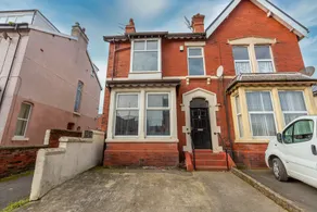 Raikes Parade Victorian Holiday Home - Blackpool Resort Collection - Image 3