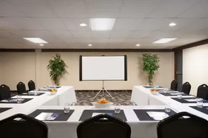 Travelodge By Wyndham Conference Centre & Suites Whitecourt - Image 5